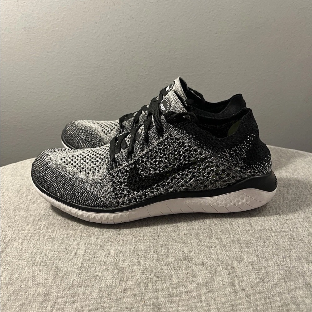 Nike Free Run Flyknit 2018 Oreo Black/White Women's Shoe Size 8 942839-101 - Picture 5 of 11